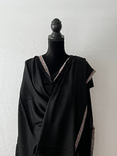 Load image into Gallery viewer, Kashmiri Pure Pashmina (100% Pure Cashmere), Cashmere scarf, Large Shawl, handmade shawl, Pashmina wrap, black pashmina shawl