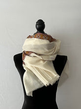 Load image into Gallery viewer, Kashmiri Pure Pashmina (100% Pure Cashmere), Cashmere scarf, Large Shawl, handmade shawl, Pashmina wrap, white pashmina shawl