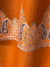 Load image into Gallery viewer, Kashmiri Pure Pashmina (100% Pure Cashmere), Cashmere scarf, Large Shawl, handmade shawl, Pashmina wrap, black pashmina shawl